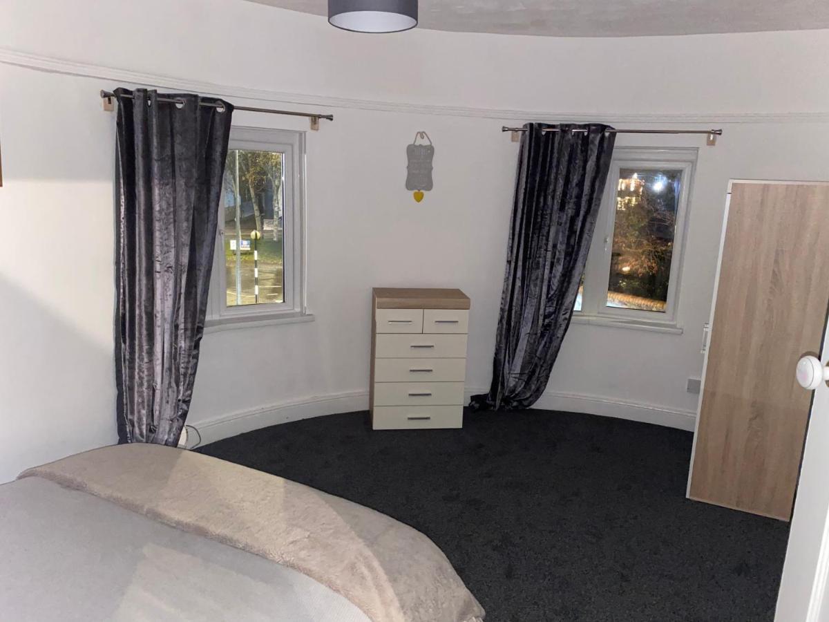 Spacious 2 Bed Apartment, Close To Village Shops Cardiff Extérieur photo
