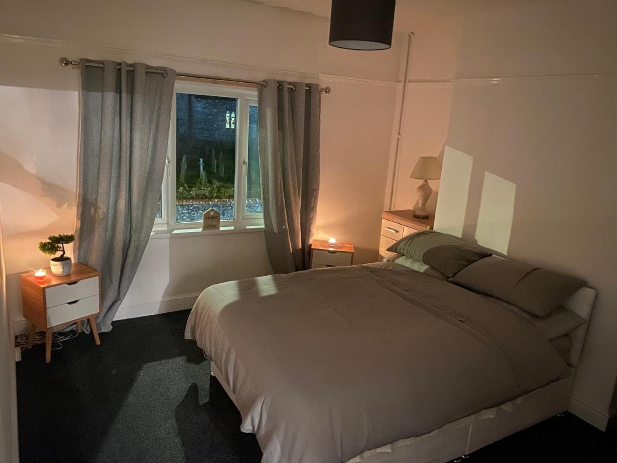Spacious 2 Bed Apartment, Close To Village Shops Cardiff Extérieur photo